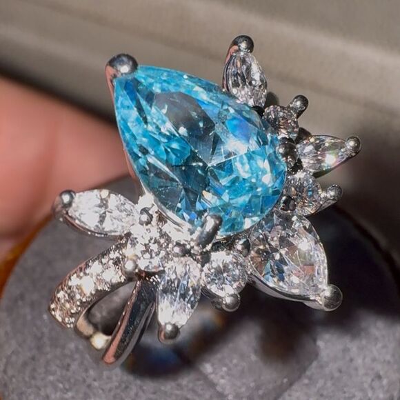 Ring Bomb Party Blue Teardrop CZ Ring Size 6 Glam Statement Sparkle - Picture 10 of 17